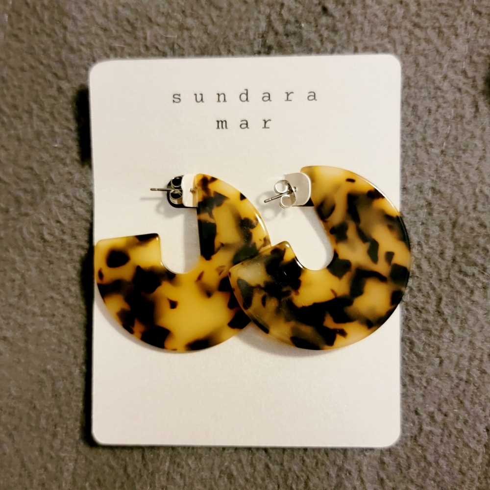 Sundara Mar Kat Earrings in Tortoise Shell NWT